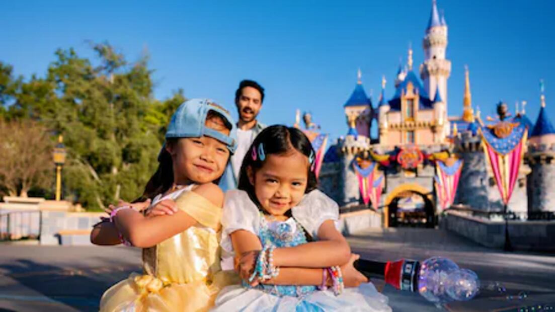 Considera estas fechas para visitar con tus peques Disneyland en 2026. Foto: Disneyland