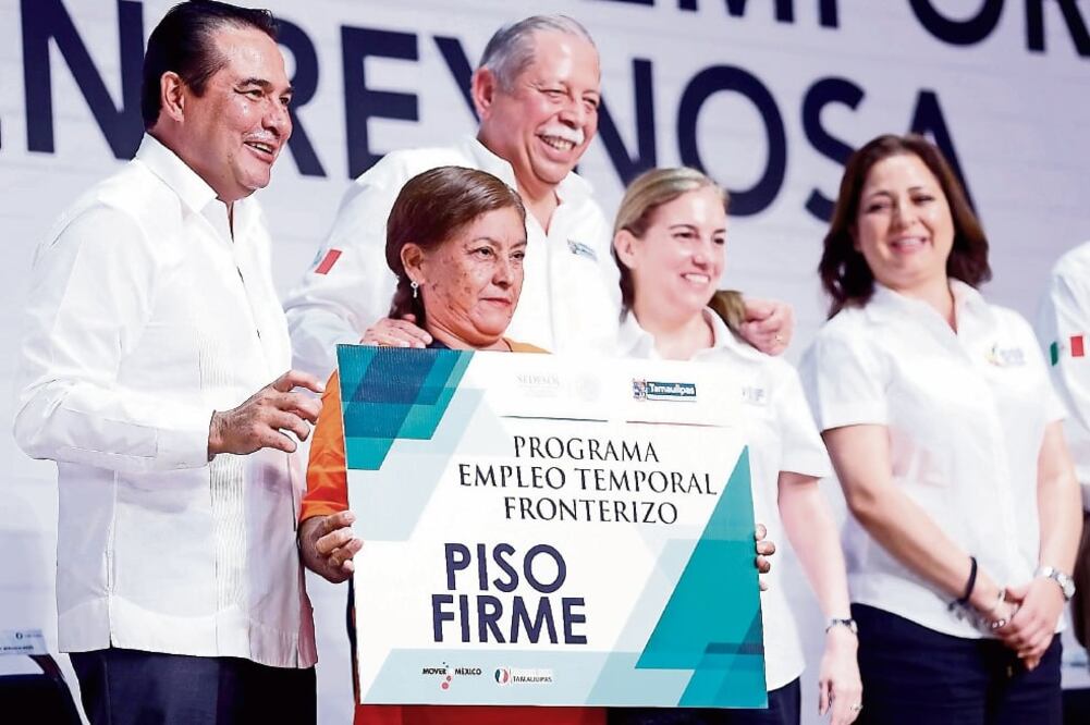 El titular de la Sedesol, Luis Enrique Miranda, y el gobernador de Tamaulipas, Egidio Torre, en el arranque del Programa de Empleo Temporal Fronterizo (NOTIMEX)