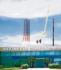 Refinería de Dos Bocas aún tiene 53 contratos inconclusos, reportan