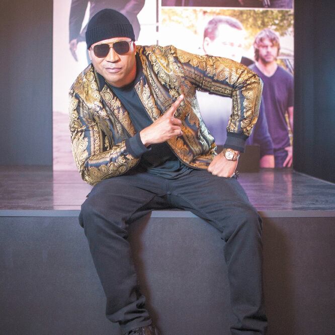 Su personaje, el agente Sam Hanna, se enfrenta a terroristas y asesinos. A&E