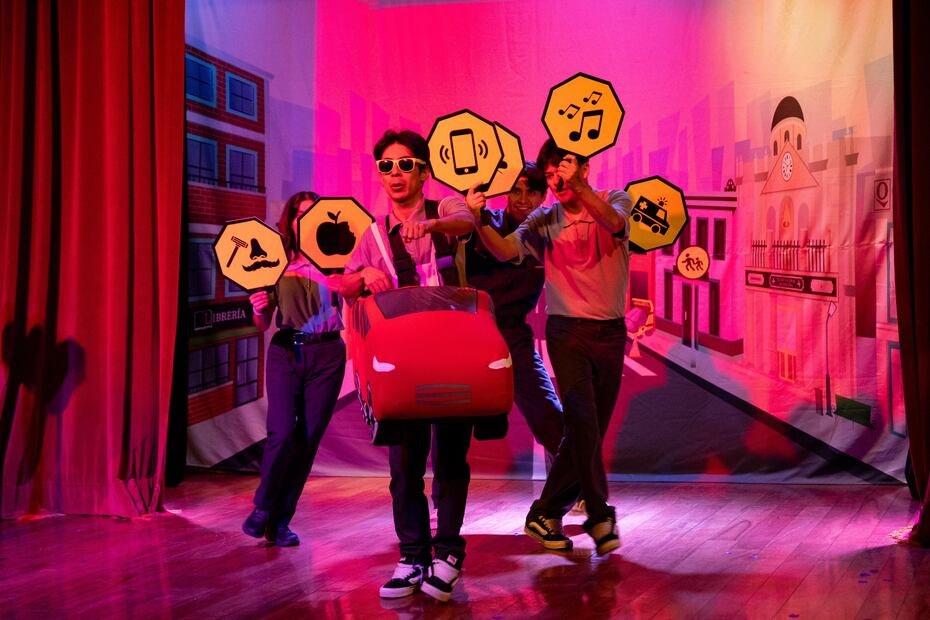 Supervisores durante la primera demostración de la obra. Foto: Hugo Salvador, EL UNIVERSAL