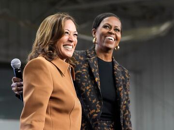 Kamala Harris aparece con Michelle Obama en mitin de Michigan; “vamos a ganar”, afirma