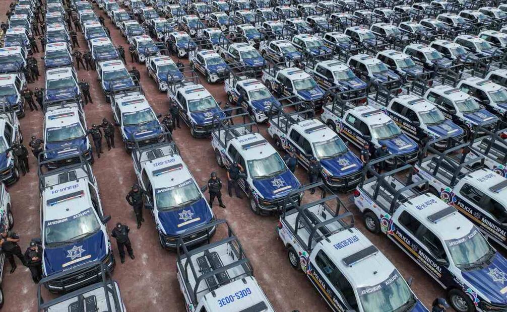 Delfina Gómez entrega 455 patrullas y motopatrullas en Ecatepec. Foto: Especial