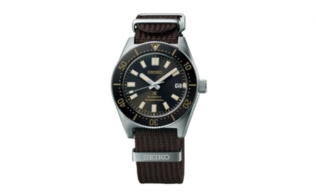 Nueve divers y un G-Shock para darse un baño