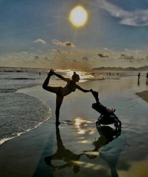 Marjorie de Sousa, en bikini y relajada