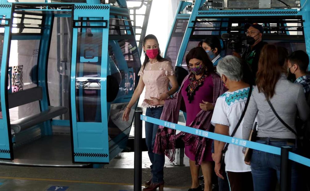 La jefa de gobierno Claudia Sheinbaum y la alcaldesa Clara Brugada inauguran la línea 2 del Cablebús que va de Santa Marta a Constitución de 1917 en la alcaldía Iztapalapa el pasado 8 de agosto de 2021