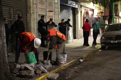 Inconformes cierran Insurgentes por instalación de parquímetros