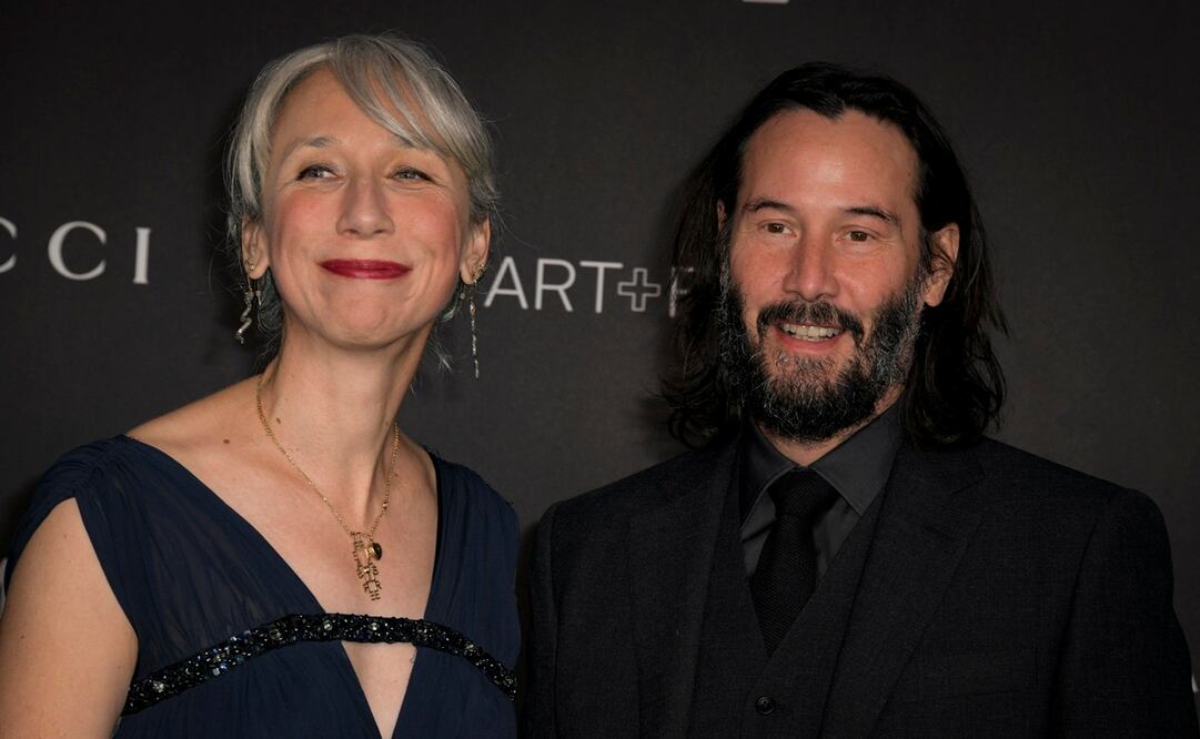 Keanu Reeves y Alexandra Grant se vieron contentos durante Gala de Arte y Cine de LACMA en Los Ángeles. Foto: EFE