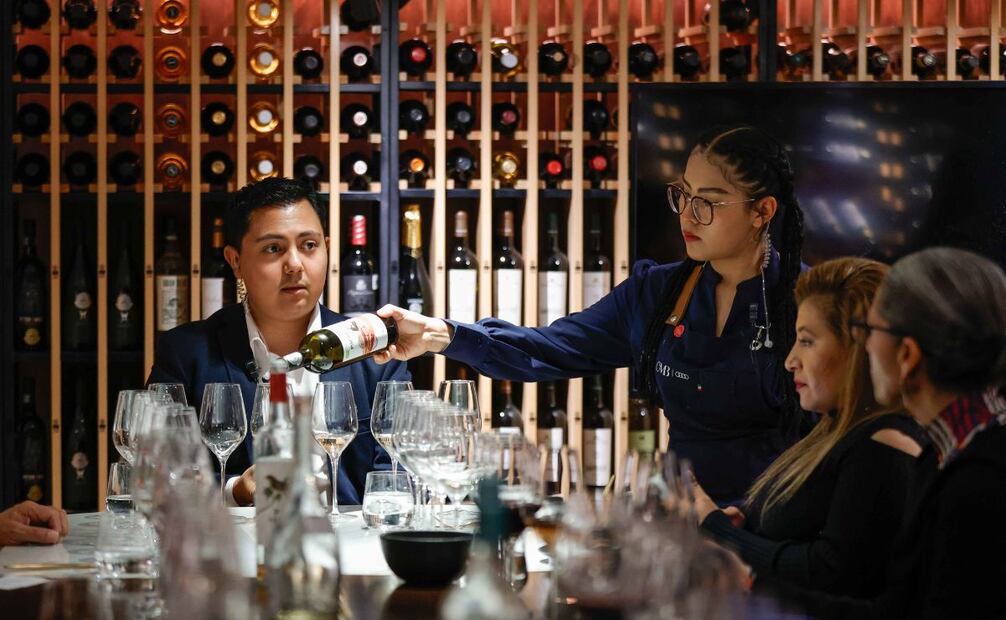 Sommelier Víctor Hugo Servín Cruz. | FOTO: DIEGO SIMÓN
