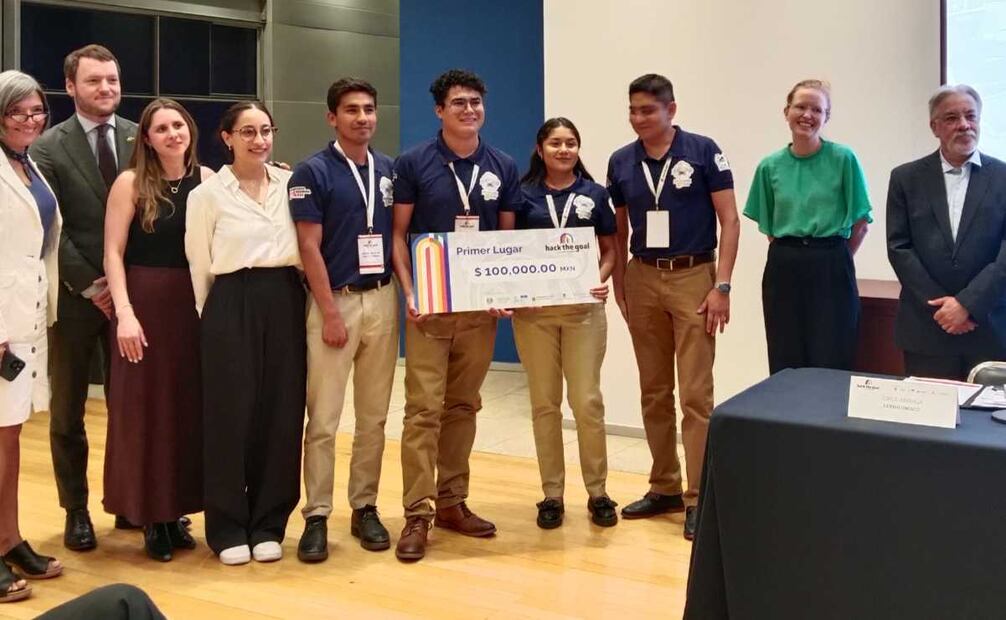 Equipo ganador de Hack the goal. Foto: Especial