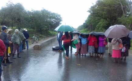 Suman tres días de bloqueo en el Istmo de Oaxaca contra Pemex
