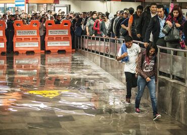 Hay filtración de agua en 40 estaciones del Metro: Gaviño