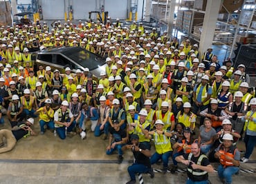 El Tesla Cybertruck empieza producción, así se ve