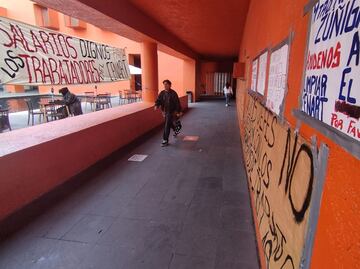 Protestas de trabajadores y caso de acoso opaca el 30 aniversario del Cenart