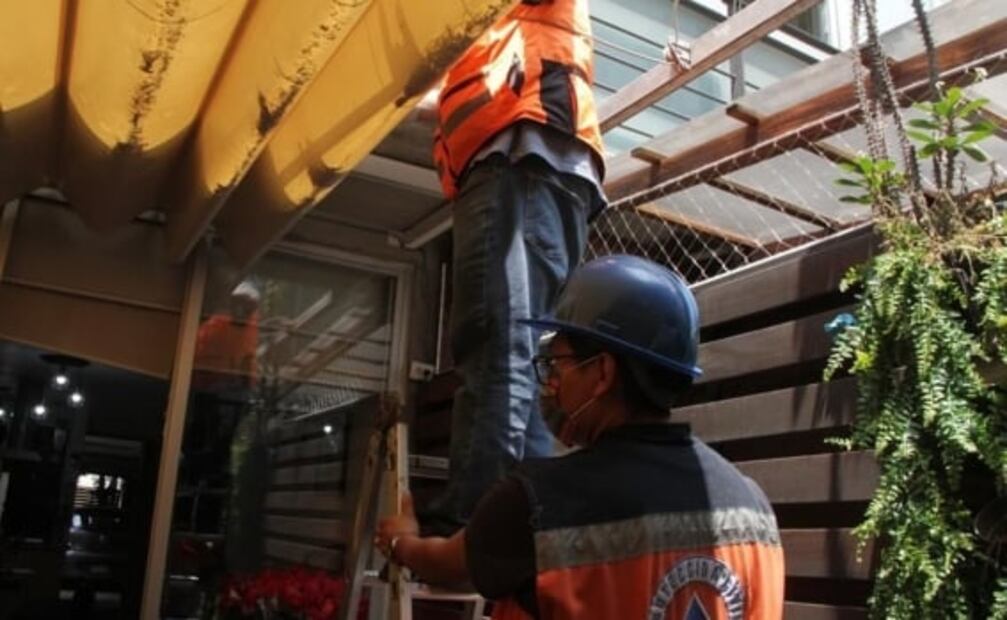 Descartan daños que pongan en riesgo a vecinos tras explosión en edificio de la Narvarte