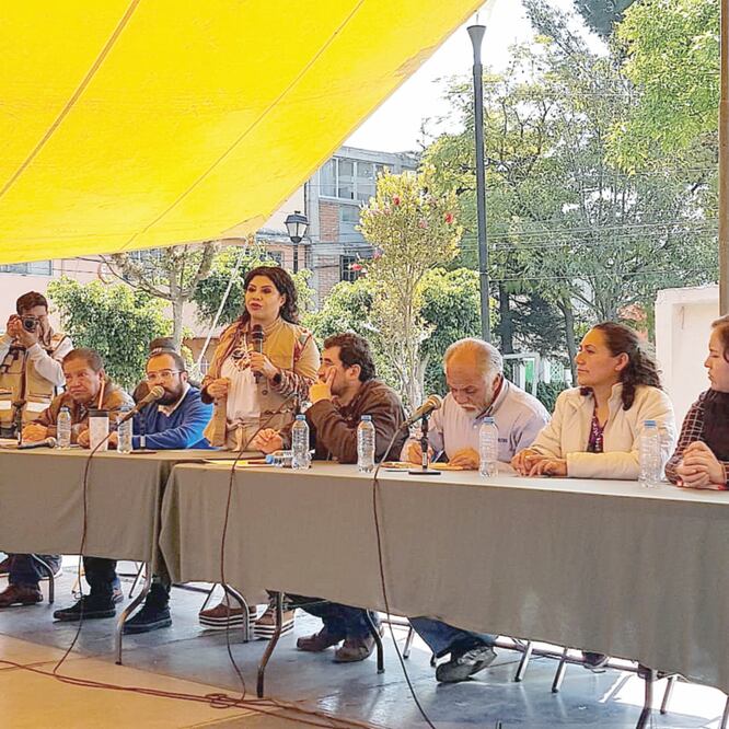 Promesa. Clara Brugada aseguró a los damnificados que no los endeudará con la reconstrucción. IRVIN OLIVARES. EL UNIVERSAL