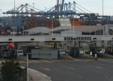 Trabajadores de Aduana Manzanillo denuncian despidos injustificados; piden a Sheinbaum que atienda sus demandas