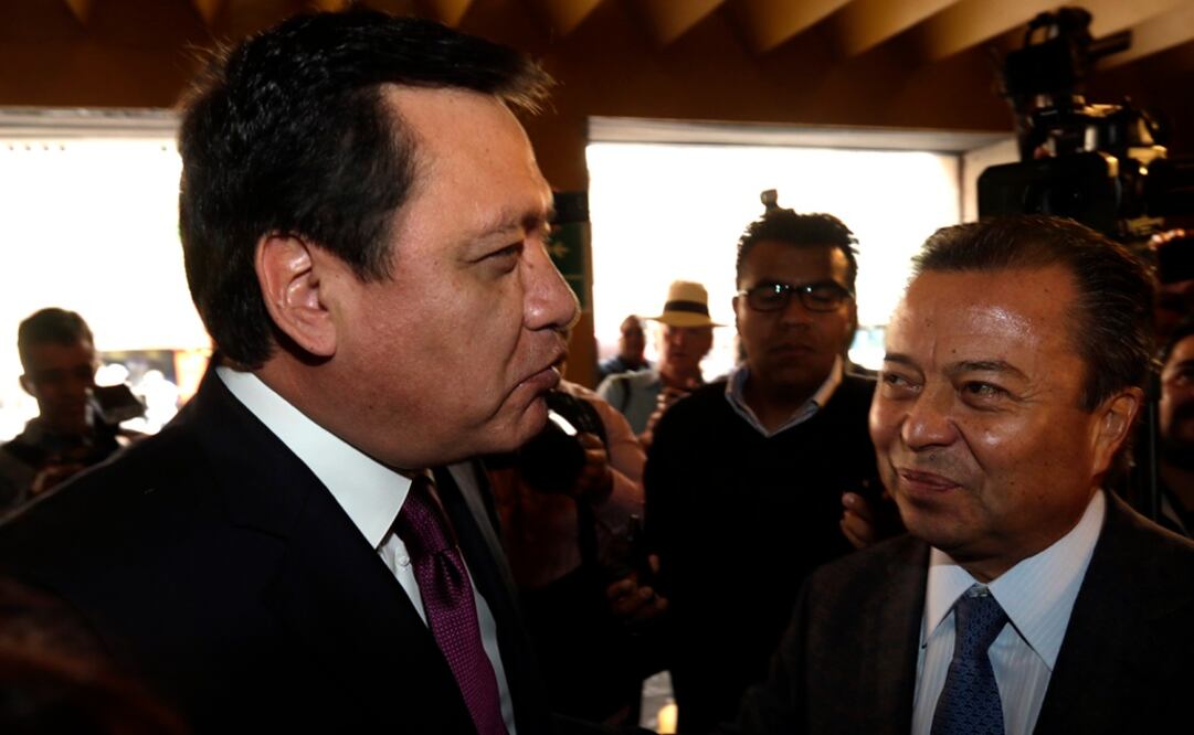 El titular de Gobernación con César Camacho, presidente de la Jucopo. /Luis Cortés - EL UNIVERSAL