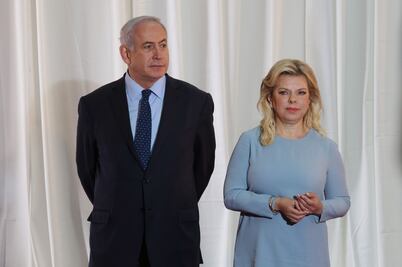 Fiscal israelí investiga a esposa de Netanyahu tras reporte; la causan de hostigar a opositores