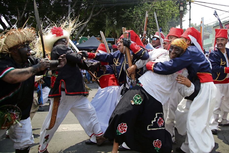 Como cada año, los participantes pelearon en el campo de batalla Foto: Carlos Mejía / El Universal