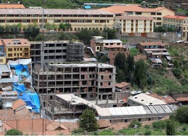 Ordenan demoler hotel en Cusco tras daños arqueológicos