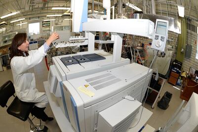 Alrededor del 30% de la ciencia en el mundo la hacen las mujeres