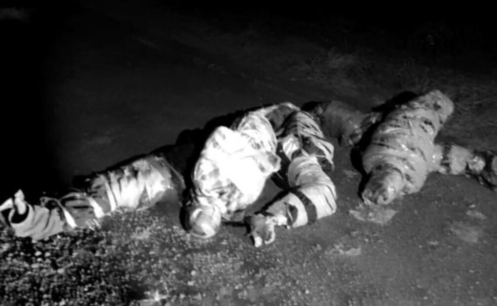 Abandonan dos cuerpos sobre la carretera Zitácuaro-Benito Juárez, Michoacán