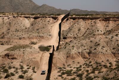 Fallece niño migrante tras ser rescatado con su familia en el desierto de Arizona
