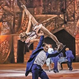 Patinaje, acrobacia y hielo, todo luce a través de Crystal