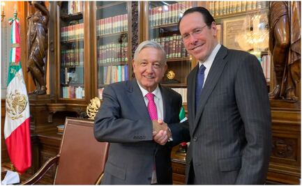CEO de AT&T garantiza inversiones en México en reunión con AMLO