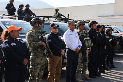 Fuerzas municipales, estatales y federales vigilarán 75 tianguis navideños en Ecatepec durante temporada decembrina