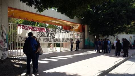 Universidades en los estados inician paro de labores por crisis financiera