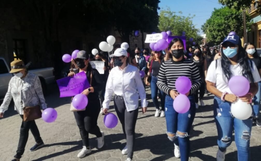 Piden justicia para Itzel, joven estilista asesinada en El Fuerte, Sinaloa