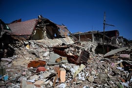 Escombros de inmuebles destruidos en los terremotos del 24 de junio, en El Junquito, Venezuela. FOTO: FEDERICO PARRA. AFP