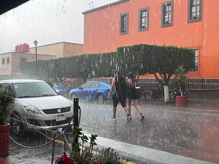 Cae lluvia intensa en Tepotzotlán, Estado de México. También se reporta precipitación pluvial en Cuautitlán Izcalli. (Foto: Arturo Contreras)
