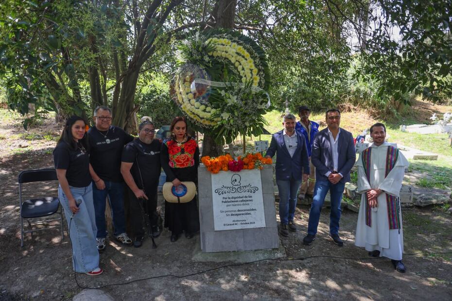 Con una ofrenda y una misa religiosa, se recordó a quienes fallecieron sin ser reclamados o reconocidos. (Foto: Luis Camacho/ EL UNIVERSAL)