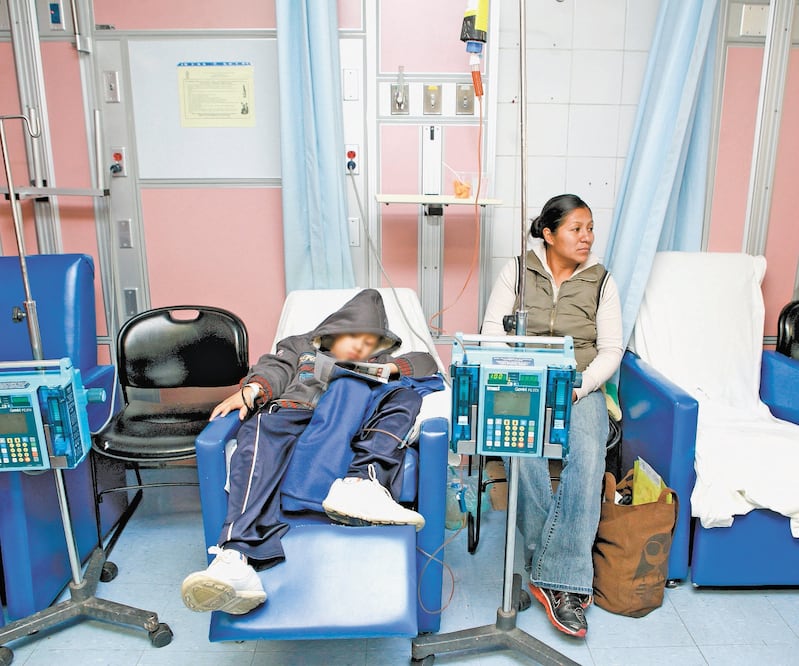 Es falso que se vaya a cancelar el apoyo a enfermedades como el cáncer y se garantizará la atención a este sector, señala Morena. Foto: ARCHIVO EL UNIVERSAL