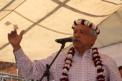 Anaya opera un plan con empresarios para que Meade decline: AMLO