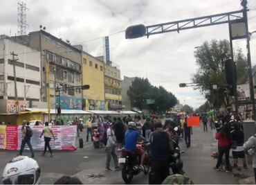 Comerciantes de La Merced bloquean avenida Circunvalación