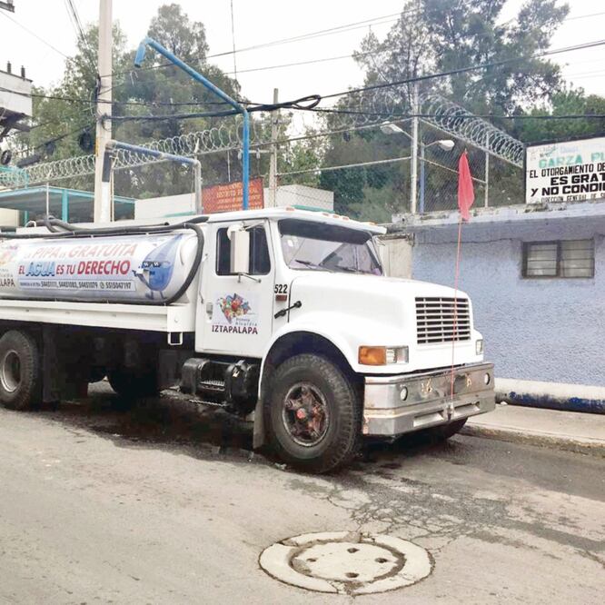 El Gobierno capitalino reiteró que de necesitarlo, se seguirán llevando pipas a aquellas colonias que no cuenten con agua de manera regular. Foto: ESPECIAL