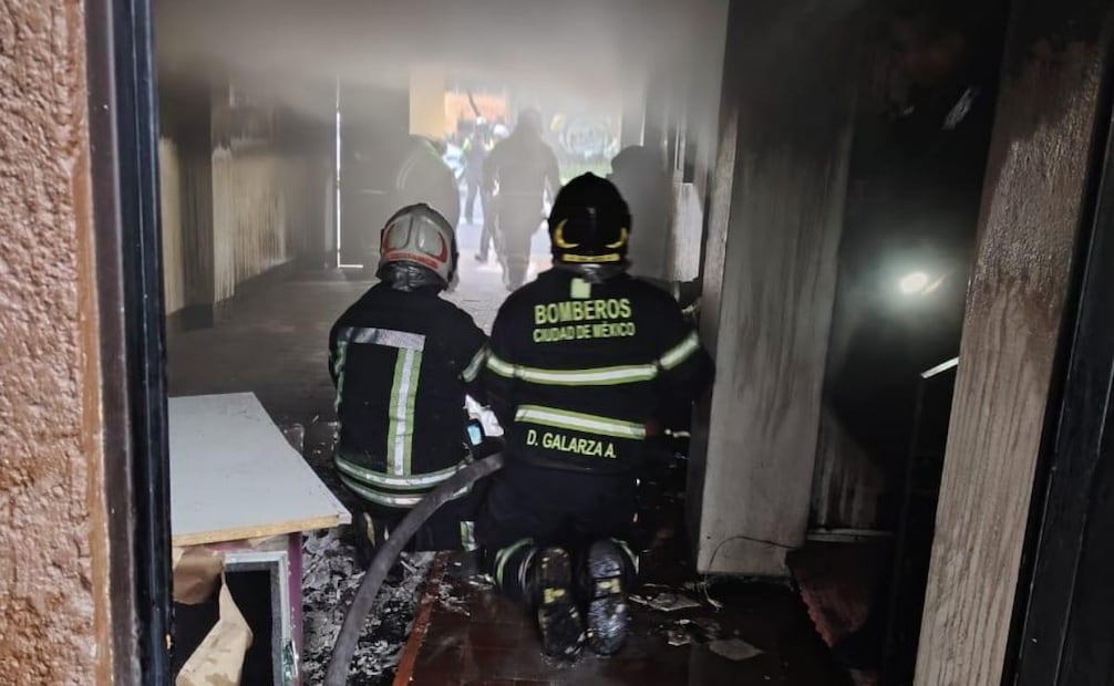 Bomberos entienden el incendio (24/06/2025). Foto: Especial