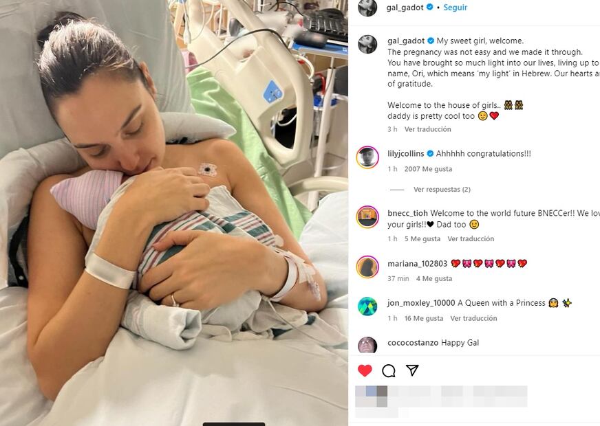Gal Gadot carga a Ori. Foto: Instagram oficial.