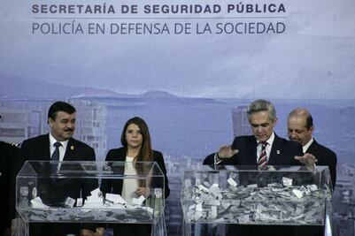 Reconoce Mancera labor de policías