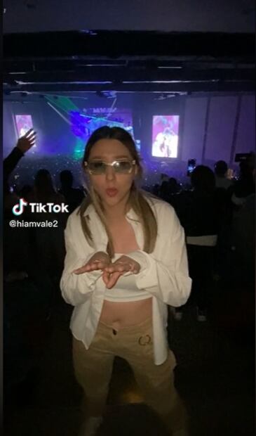 Como Justina Miles, fan de Danna Paola interpreta canciones en Lengua de Señas durante concierto 