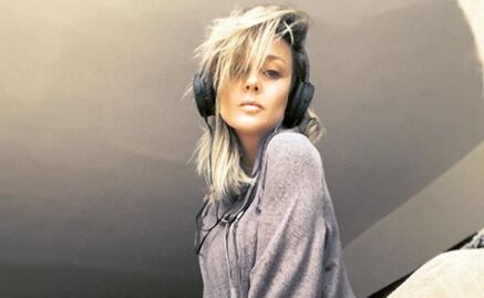 Impactan curvas de Fey en bikini