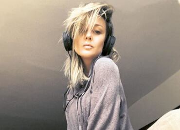 Impactan curvas de Fey en bikini