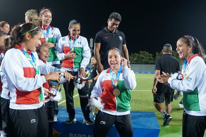 Tri Femenil regresa a México con la medalla de oro