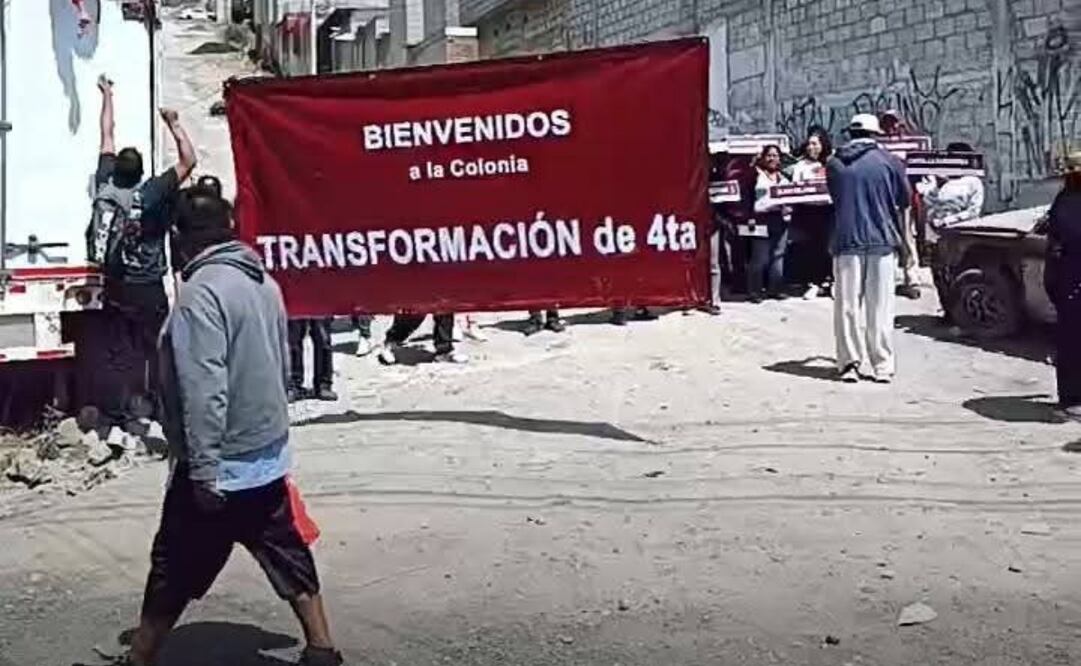 Vecinos de la "Cuarta Transformación" rebautizan simbólicamente su colonia. Foto: especial