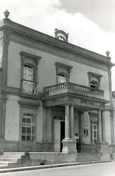 Por la llegada del presidente Miguel Alemán a la “Quinta Luz”, en 1950, el General Leandro Sánchez Salazar recibió 75 mil pesos destinados a la restauración de la casa, pero nunca se utilizaron para tal fin, según nos comentó Mario Alberto Trillo. Foto: Archivo EL UNIVERSAL.