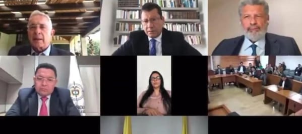 "¿Se puede callar?"; video del enfrentamiento entre Álvaro Uribe y la jueza que lo sentenció a 12 años de prisión domiciliaria